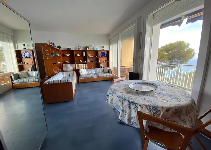 Liguria Holidays - Scogliera Gaby Sori